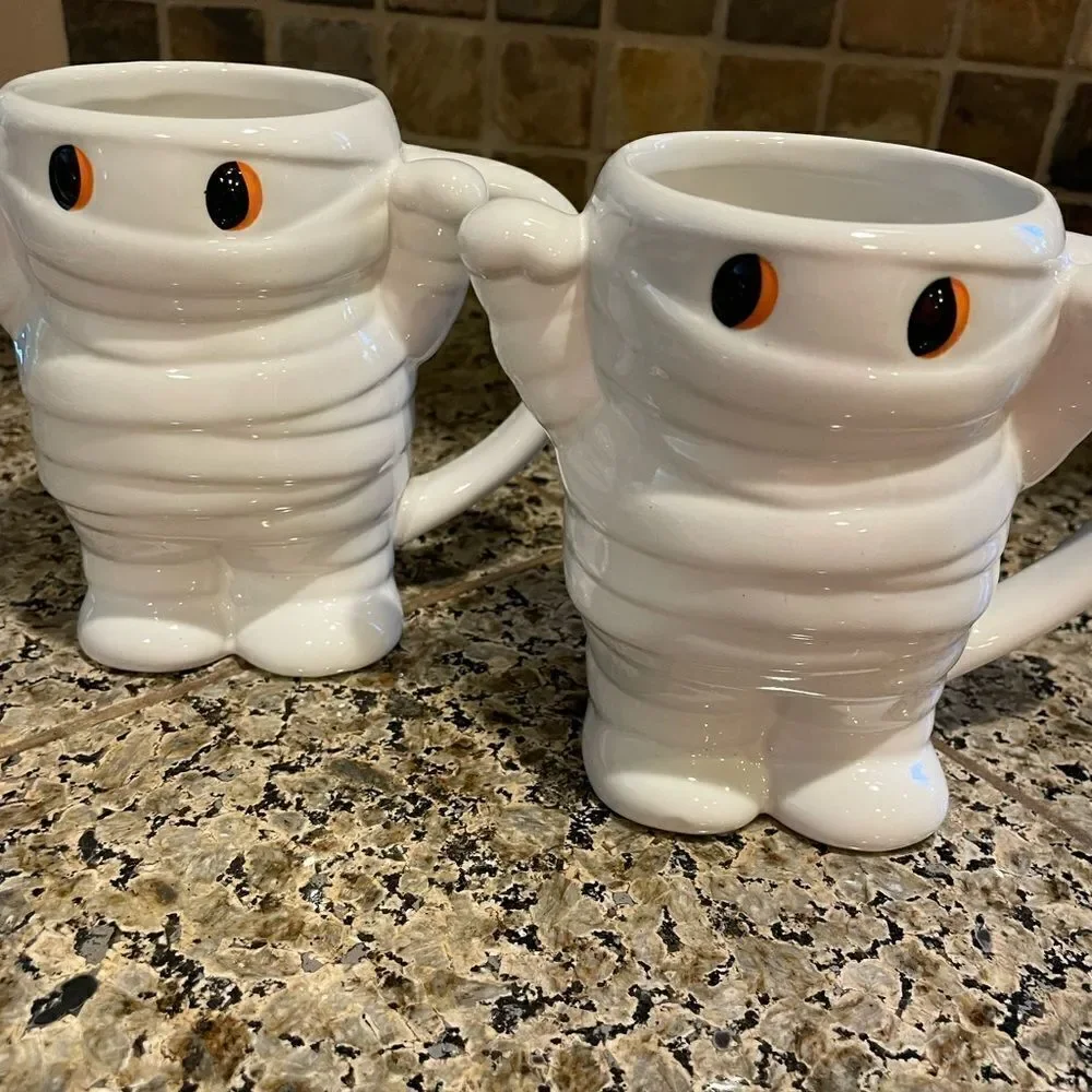 Hyde and EEK Stoneware Mummy Mugs set of 2!